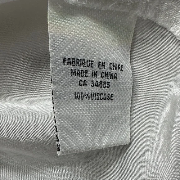 Lady Dutch/ woman’s L/ Embroidered Top/ 100% viscose/ Sale🌞 3 for $15 - Picture 7 of 7